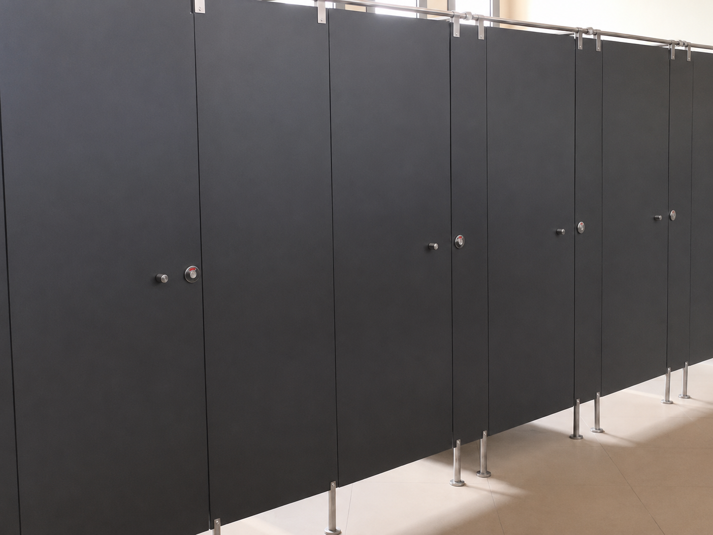 قواطيع حمامات كومباكت HPL -فواصل حمامات - compact hpl - ابواب حمامات. toilet partition - compact laminate. توب لاين. - فينوليك